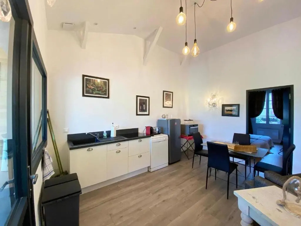 Villa de 2 chambres avec piscine privee terrasse amenagee et wifi a Lisle sur Tarn