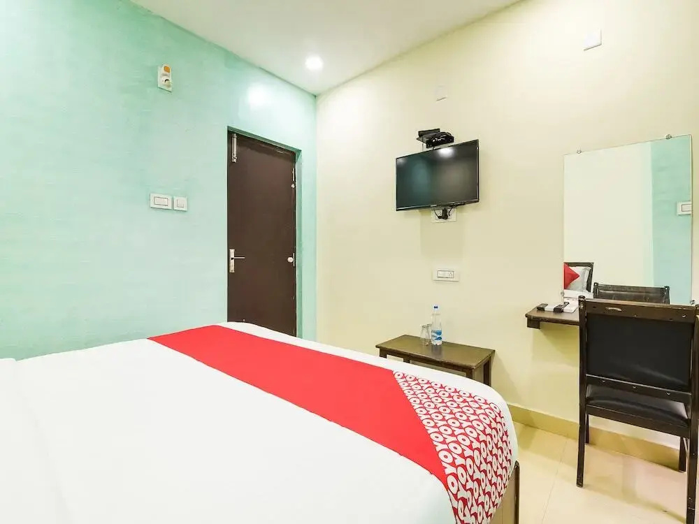 Sai Priya Residency by OYO Rooms