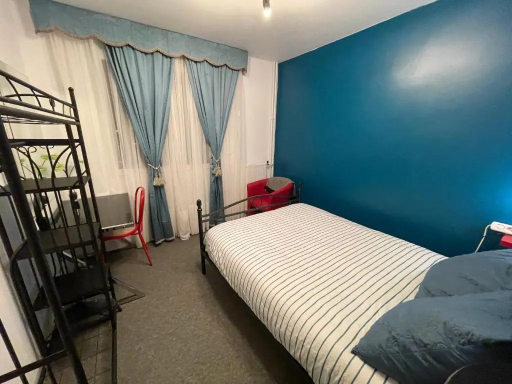 Appartement entier "Meublé le Sancy" proche de toutes commodités