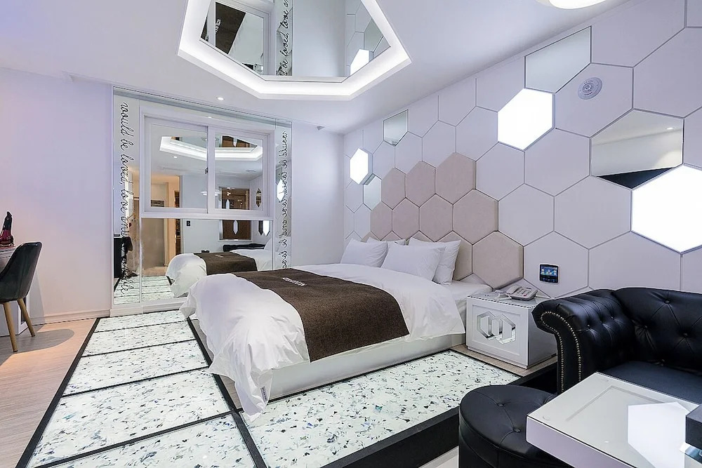 Theban Hotel