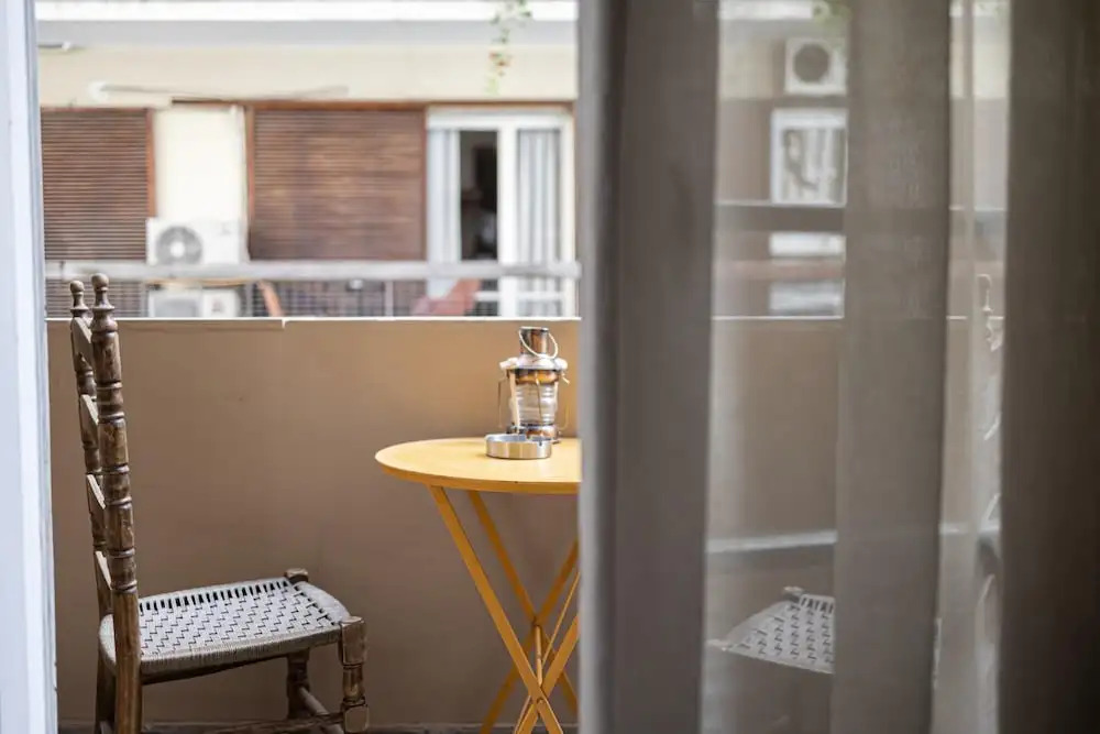 Ideal 4 bdr Apartment in Plaka for 10