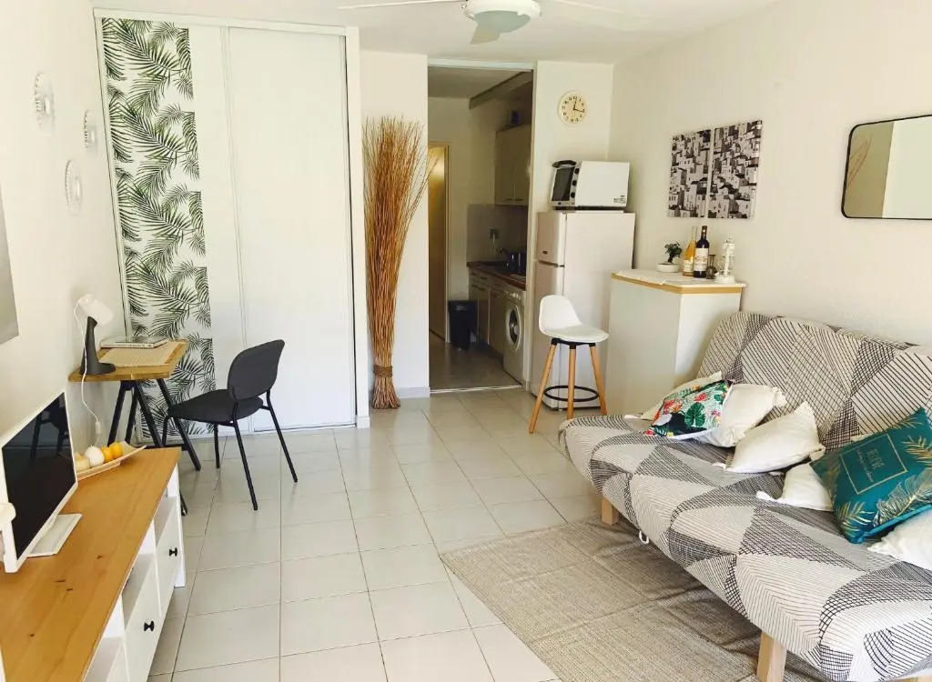 Residence Santa Regina Grand Studio avec salon, zone nuit, loggia, terrasse