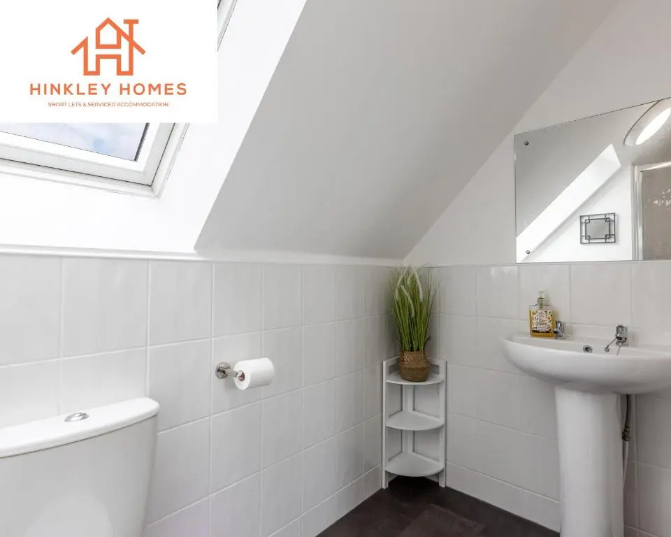 5 Beds - Free Gated Parking - City Centre - By Hinkley Homes Short Lets & Serviced Accommodation