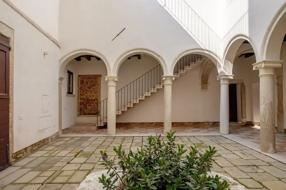 Lido - Stylish San Marco Apartment on Grand Canal