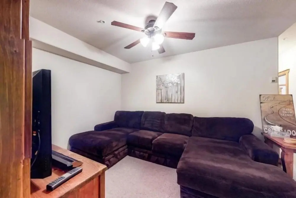 Ski-in/ski-out 3 Bedroom Townhome at Snowflake Lift With Private Hot Tub