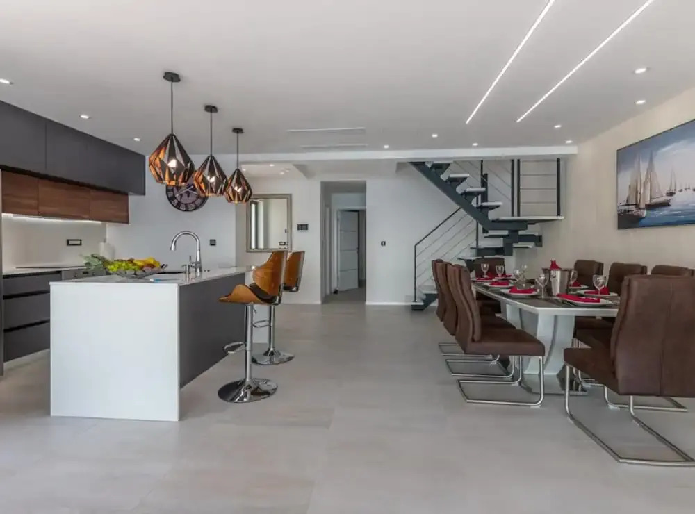 Lorena Stylish Sea View Villa