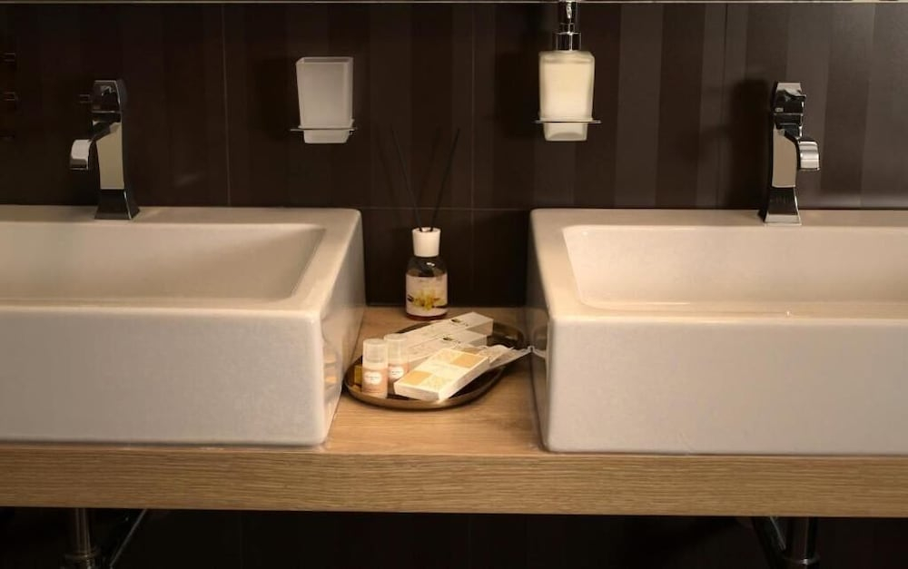 Palace Eight - Suites & Spa