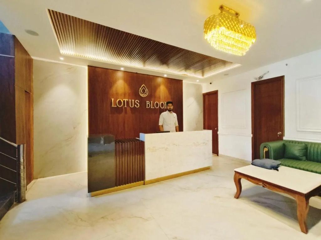 Hotel Lotus Bloom