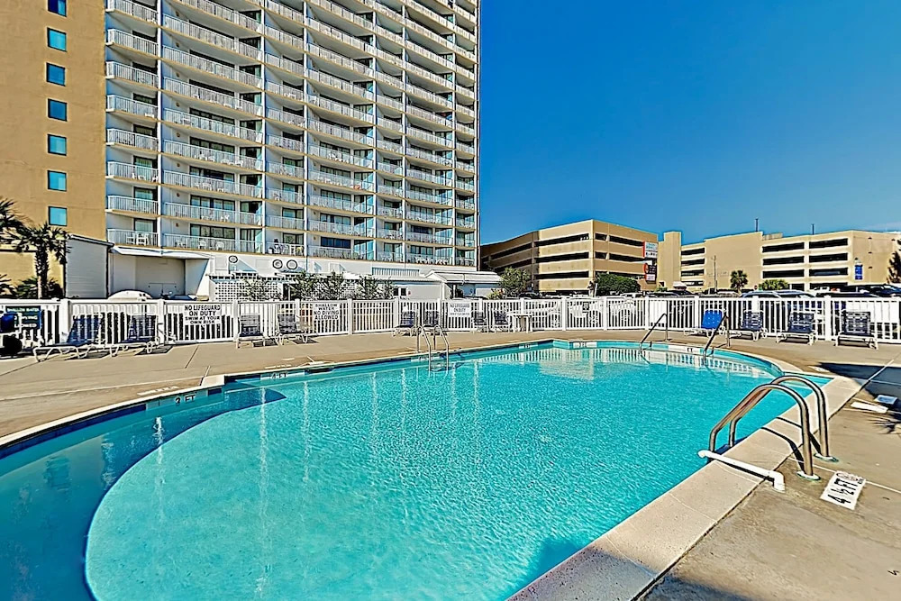 02gapabe 2 Bedroom Condo