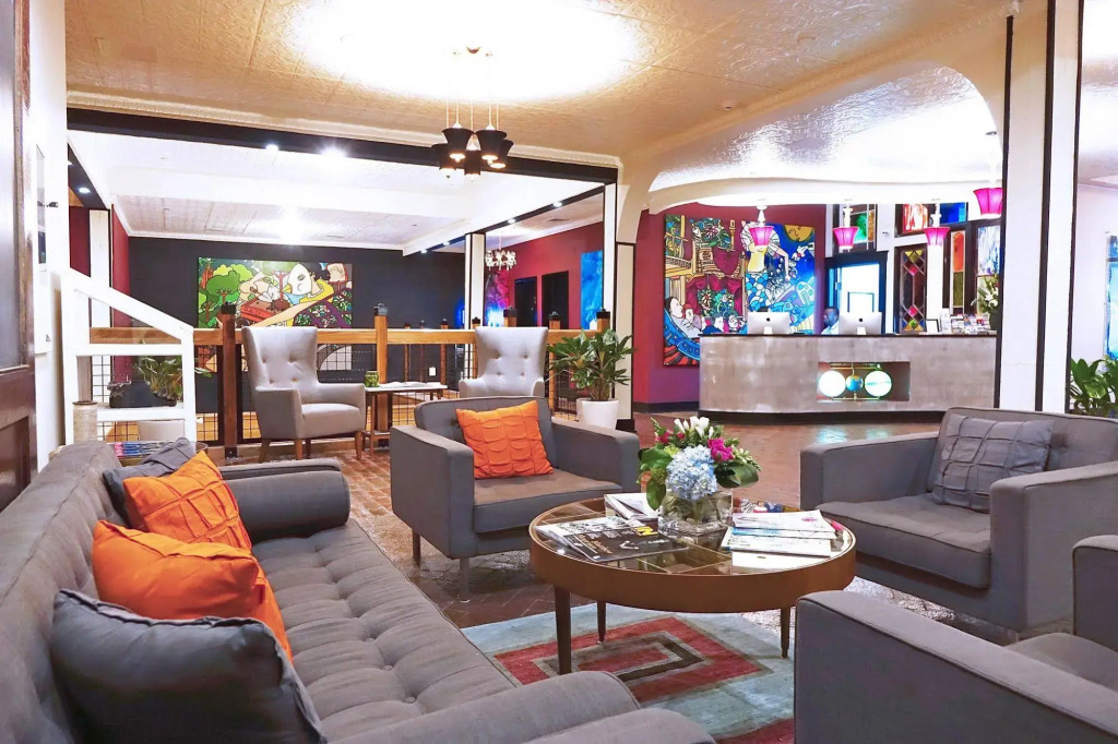 Henry Norman Hotel