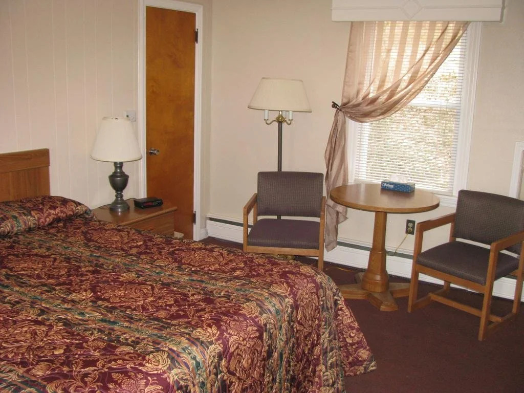 The Colonial Inn & Creamery