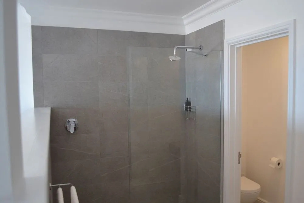 Oceans Drift Guest House & Self Catering
