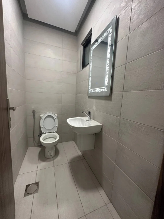 JRE Cozy Home Near All Services 21
