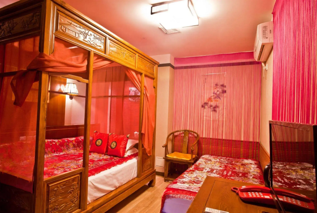 Xiao Yuan Alley Courtyard Hotel