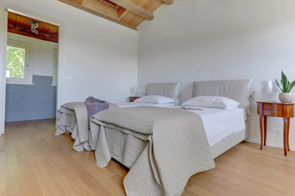 2Balsl   Montefreddo - Large Two Bedroom Split Level