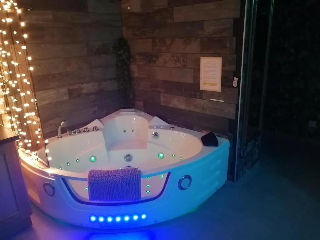 Romantisme et glamour 2 avec spa , clim et jardin