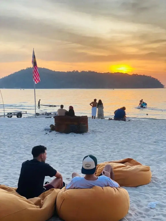 Cenanghill Beachfront