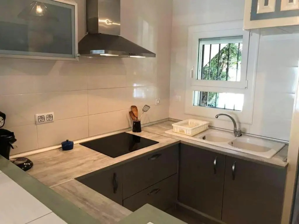 2 bedrooms appartement with enclosed garden at Empuriabrava 1 km away from the beach