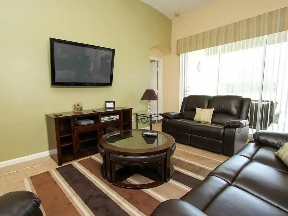Spacious 4 Bed Pool Home Near Disney In Gated Resort