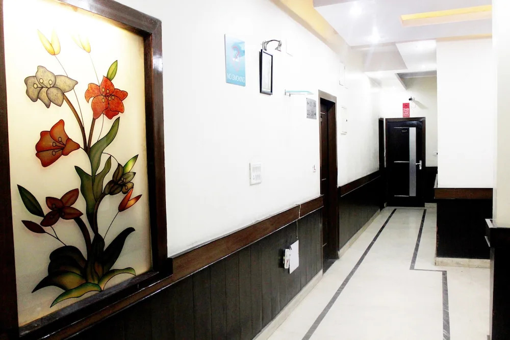 OYO 528 Hotel Neptune Residency