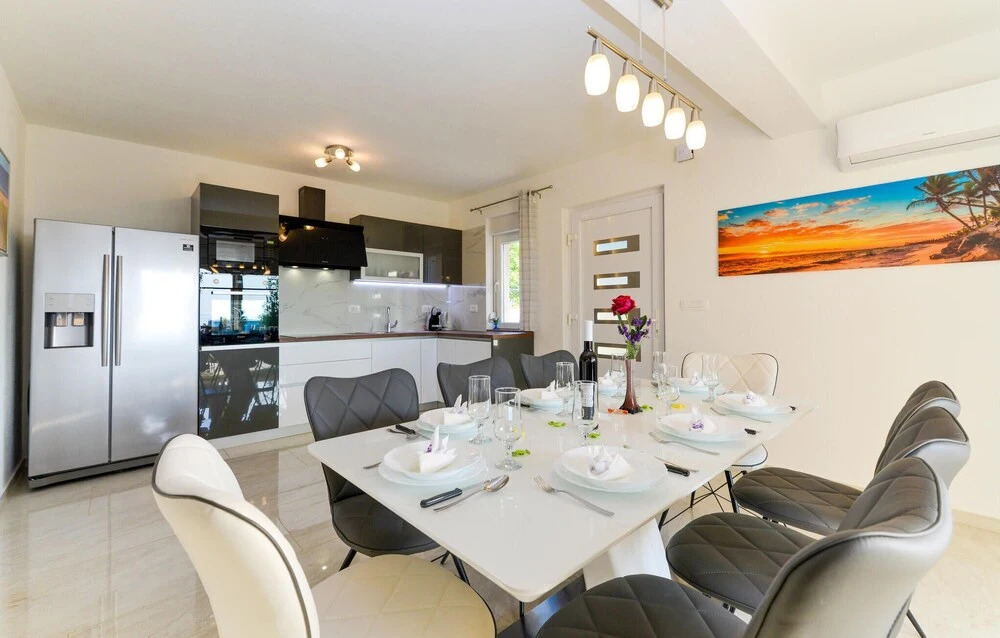 Gorgeous Home In Rovanjska