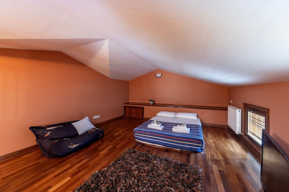 Troodos Mature Pine Chalet