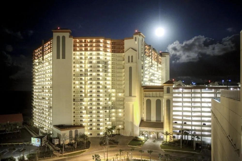 1208 Shores of Panama