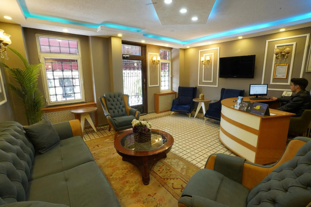 Golden Palace Hotel