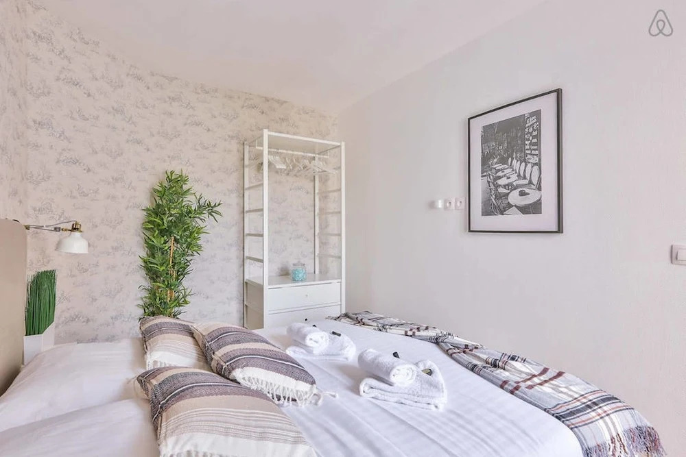 Family Apartment in Buttes Chaumont