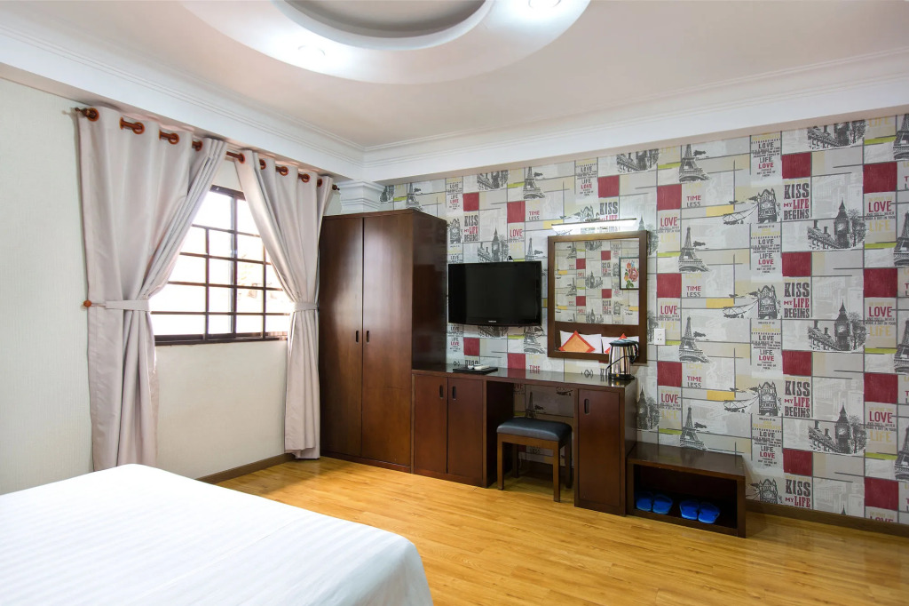 Little Brick Saigon Hotel