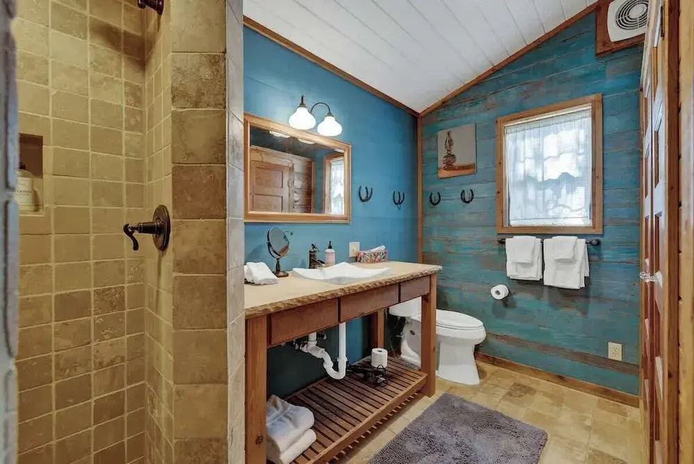 Nandina Cottage Hot-tub Four Minutes to Marktplatz!