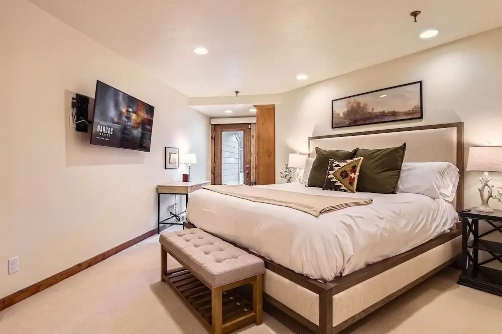 1454 Cozy Condo At Fawngrove Near Dv Base. New Hottub 2 Bedroom Condo