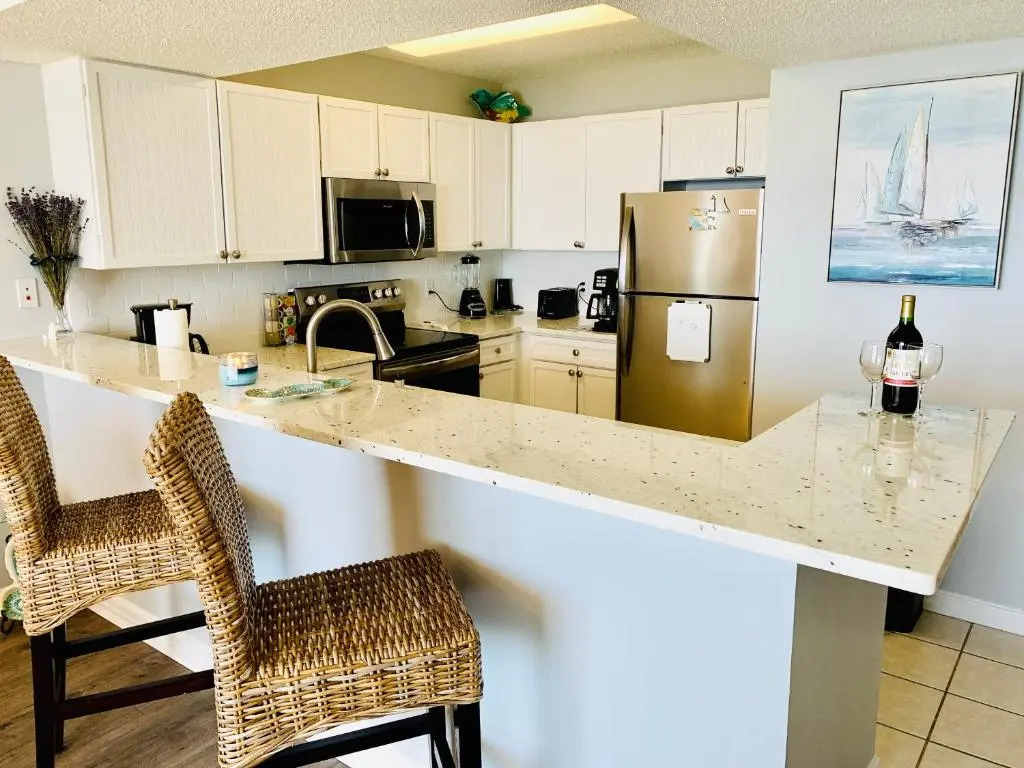 Just Updated - Beachfront Ocean view, 19th Floor