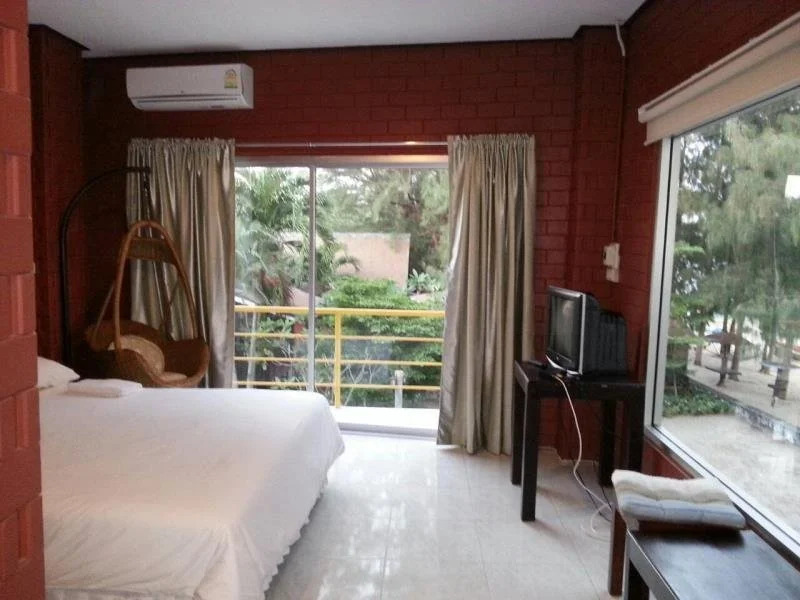Thap Sakae Hotel