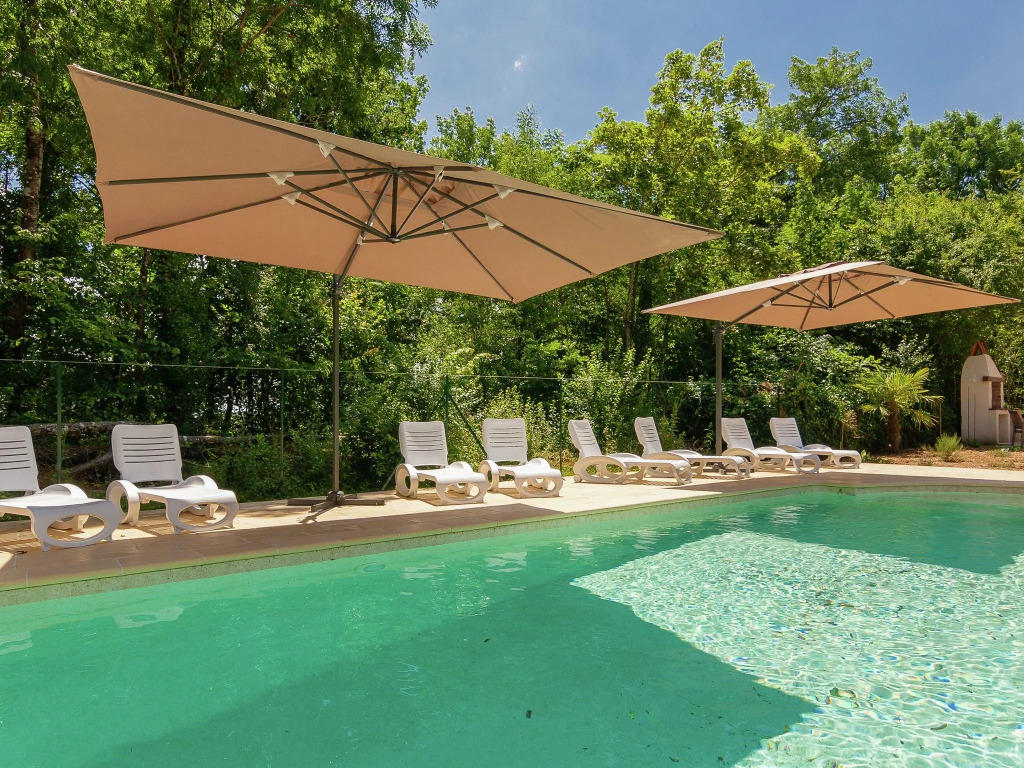 Spacious farmhouse with private heated pool in a rustic garden