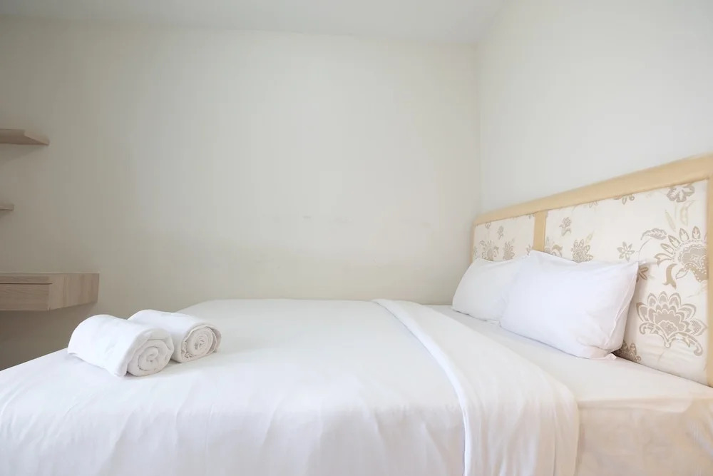 Minimalist Studio Room at The Springlake Apartment Sumarecon Bekasi