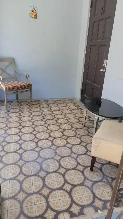 Near beach, restaurant and bars Sleeps 6 with 2baths