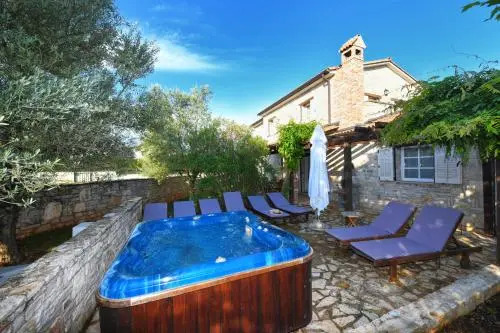 Villas Barat by Istarski Dvori