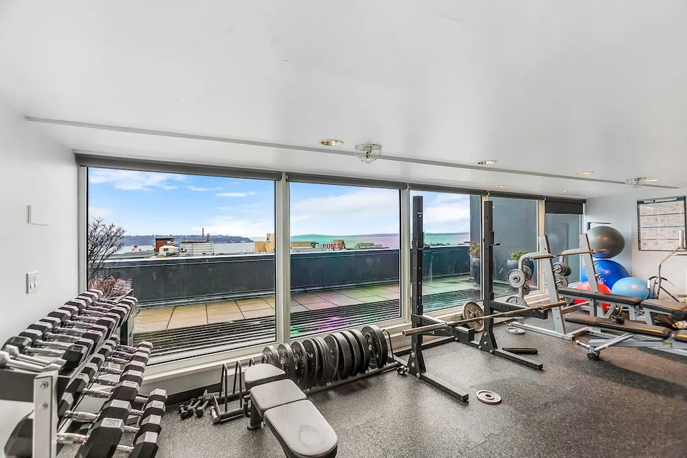 Newmark Bayview Luxury Suite