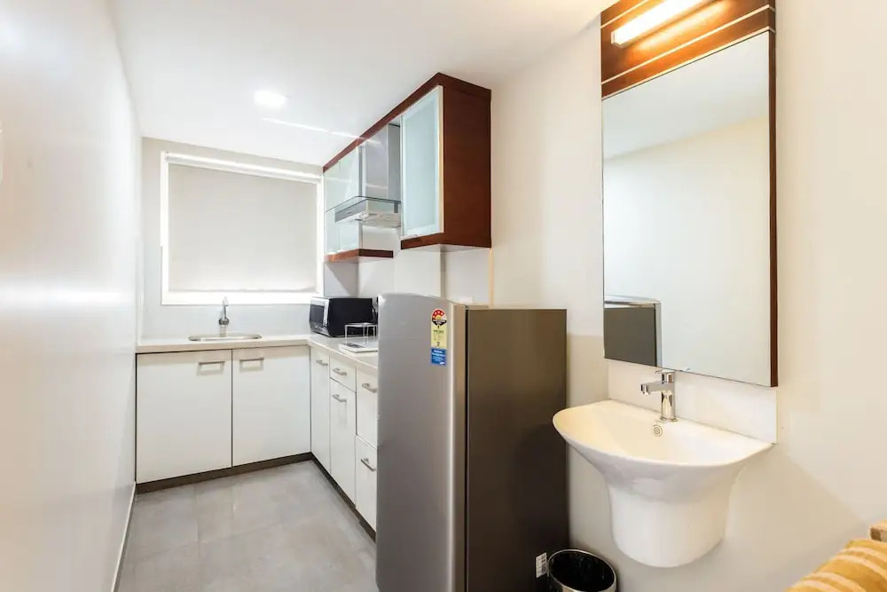 D Homz Suites