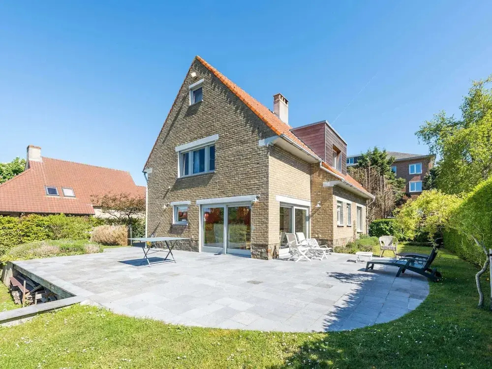Villa in St-Idesbald near Ster der Zee Beach
