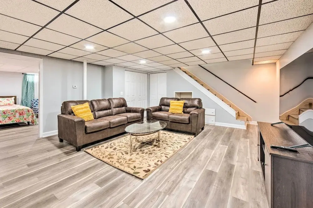 Updated Home w/ Pool Table ~ 4 Mi to Hershey!