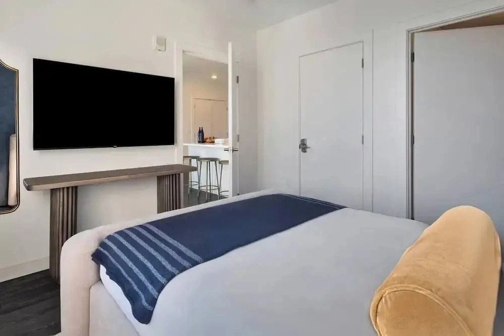 Hyatus Luxury Residences South Boston