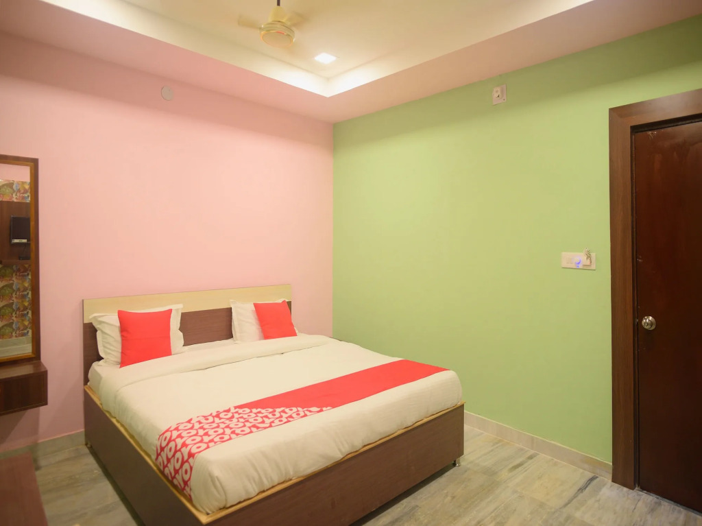 Capital O 14489 Hotel Aryan