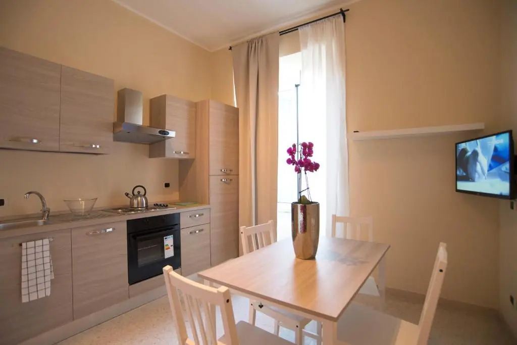 Capital Flat 9-A