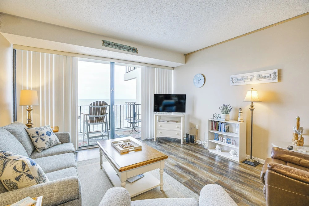 Oceanfront Garden City Beach Condo For Families!