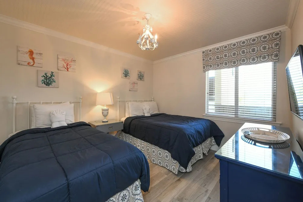 Stay Siesta Dunes, #300; by Beachside Management