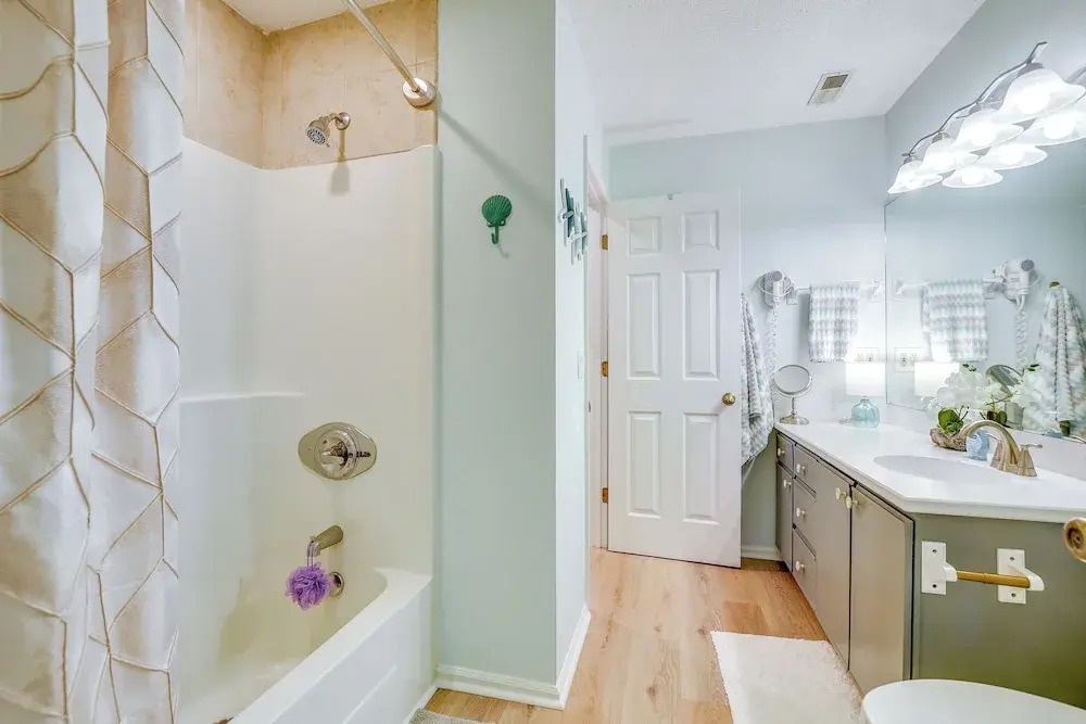 Sunset Beach Condo: Ideal Golfing Getaway!