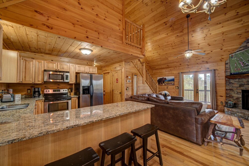 Mountain Bear Lodge by Escape to Blue Ridge