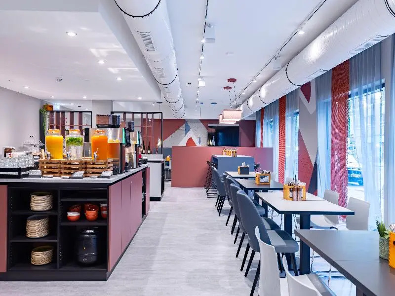 Holiday Inn - the niu Clink Hamburg Barmbek by IHG